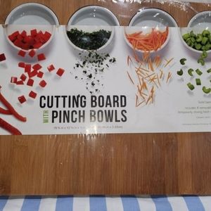 Cutting board with 4 pinch bowls